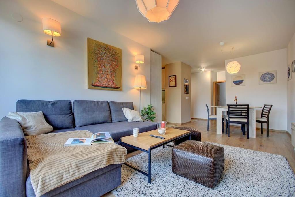 Spacious Home Office With Secure Garage In סופיה מראה חיצוני תמונה